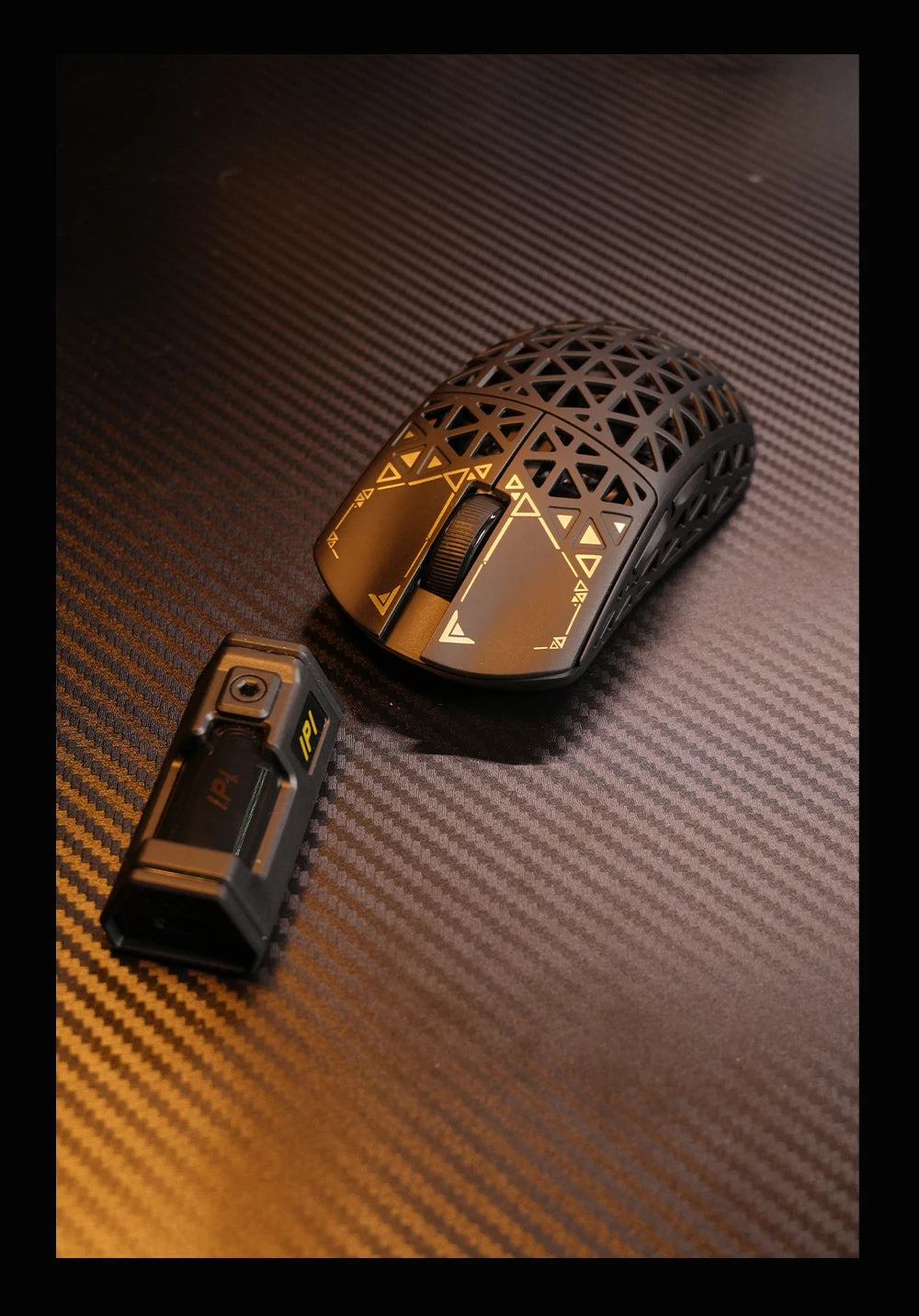 IPI NEW Float Hollow Out 3-Mode Wireless E-sport Gaming Mouse 8000Hz PAW3395 Carbon Fiber Customize Mice PC Gaming Accessories