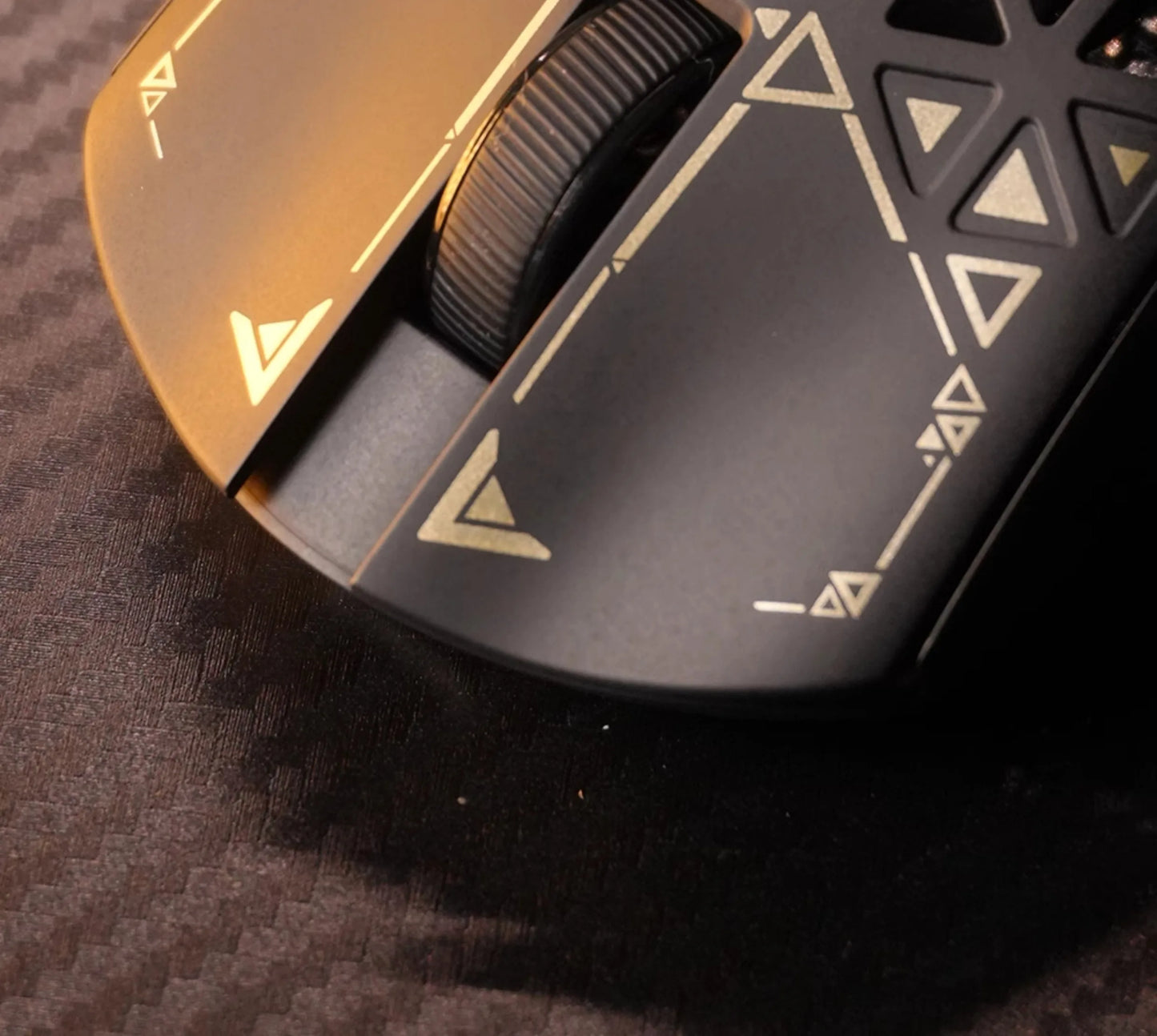 IPI NEW Float Hollow Out 3-Mode Wireless E-sport Gaming Mouse 8000Hz PAW3395 Carbon Fiber Customize Mice PC Gaming Accessories